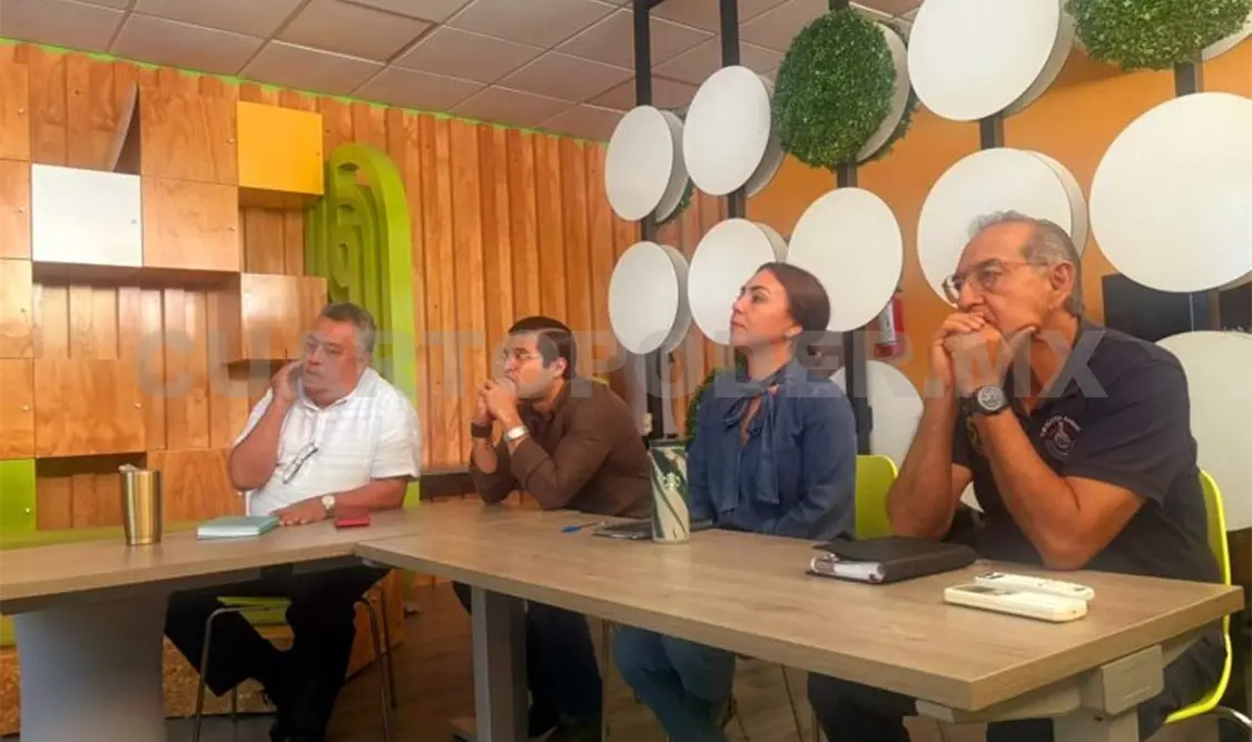 Los estudiantes presentaron los proyectos ante autoridades pesqueras de la entidad. Cortesía
