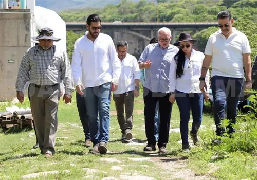 Supervisan operaci&oacute;n de planta de agua