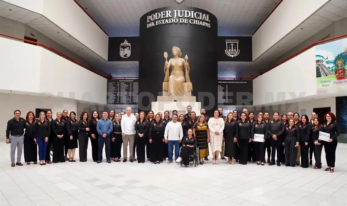 Se llevó a cabo la Entrega de Constancias de Recertificación. Cortesía