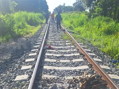 Tren destroza a centroamericano Tren destroza a centroamericano