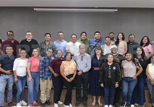 Debaten sobre retos  de la IA en el periodismo
