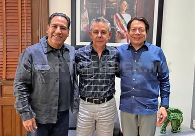 Eduardo Ram&iacute;rez participa en mesa tripartita