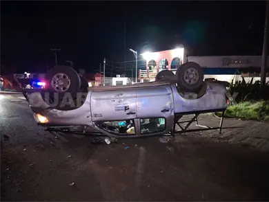 Choque de camionetas deja varios lesionados Choque de camionetas deja varios lesionados