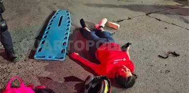 Pareja queda herida luego de un semaforazo Pareja queda herida luego de un semaforazo