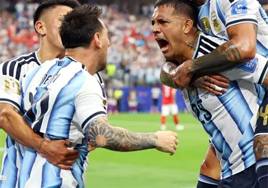 Argentinos celebran show de "Lio" en triunfo sobre Austria