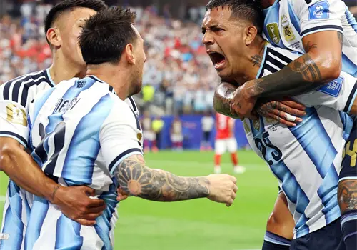 Argentinos celebran show de "Lio" en triunfo sobre Austria