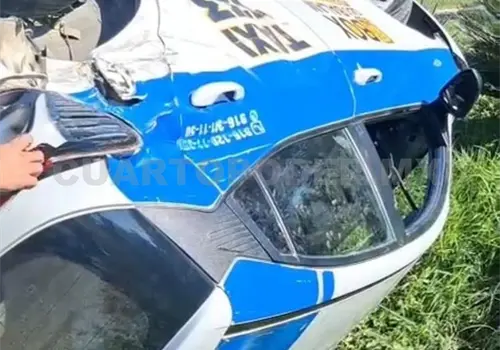 Encontronazo de taxi y pick up cerca de una cl&iacute;nica