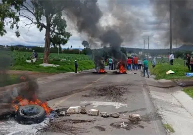 Dispersan protesta con gas lacrim&oacute;geno