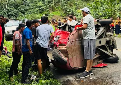 Colisi&oacute;n de volteo y Tuc Tuc salda con dos heridos