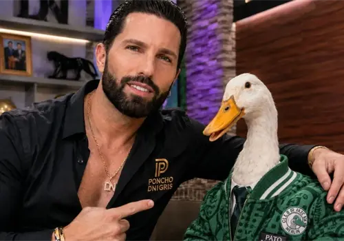 Poncho de Nigris va por el pato Merl&iacute;n