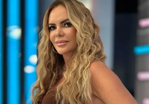 Aline respalda a hija de Andrade