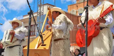 Celebran encuentro art&iacute;stico en Chamula