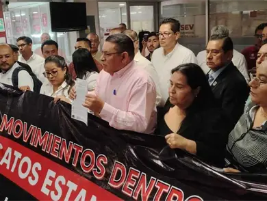 Maestros protestan ante nuevo nombramiento