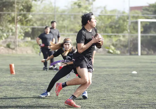 Mustangs cierra a todo galope el TNT Mixto