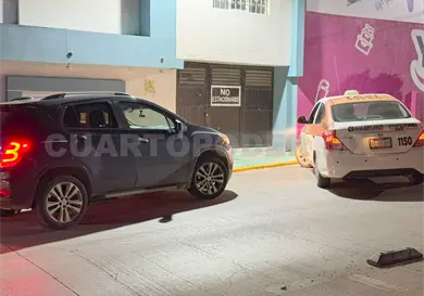 Lo detienen por chocar contra dos vehículos Lo detienen por chocar contra dos vehículos