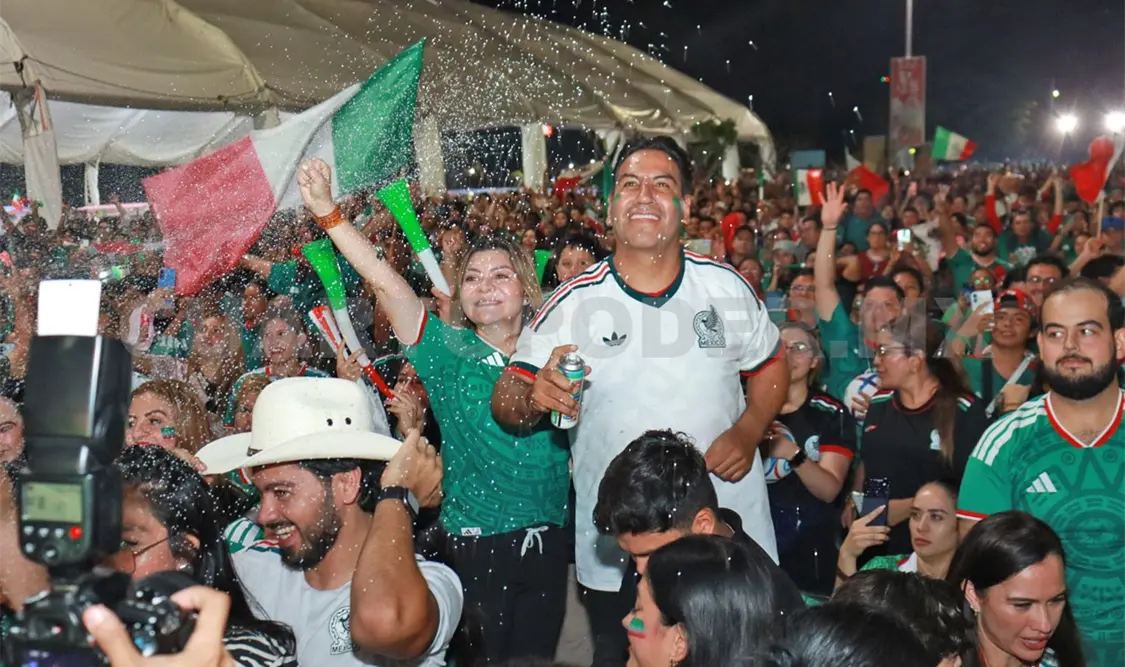 El gobernador Eduardo Ramírez Aguilar festejó con el pueblo de Chiapas el triunfo de México. Samuel Meneses / CP