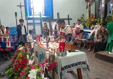 Católicos marchan para fortalecer su fe y unidad Católicos marchan para fortalecer su fe y unidad