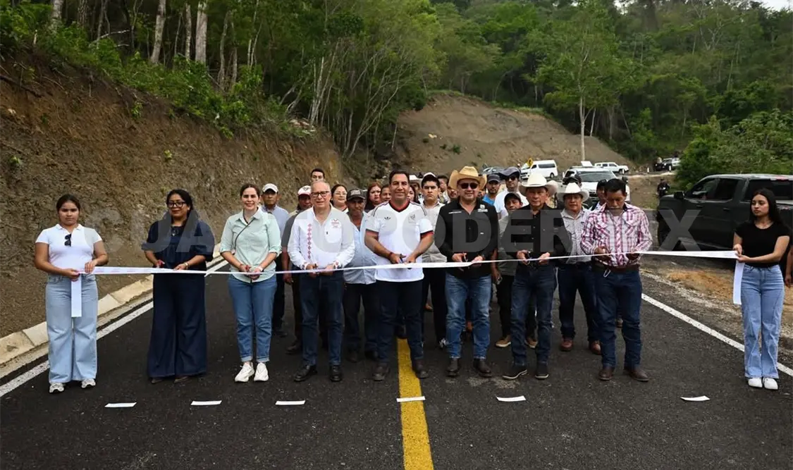 El mandatario inauguró la rehabilitación del camino Copainalá-Coapilla-Ocotepec. Cortesía