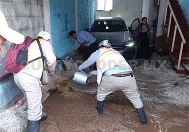 Fuerte granizada en Navenchauc, Zinacantán Fuerte granizada en Navenchauc, Zinacantán