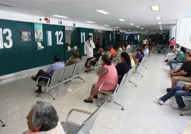 Reconocen riesgo financiero por pensiones y seguros