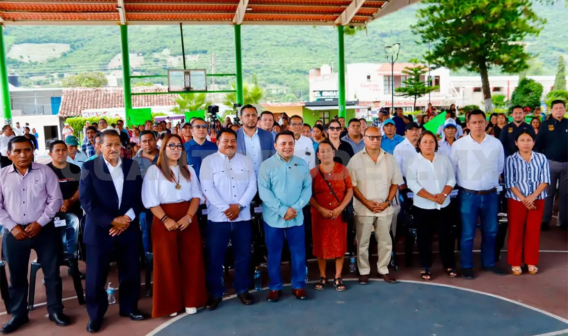 El encuentro reunió a familias, autoridades locales y representantes de la sociedad soyalteca. CP