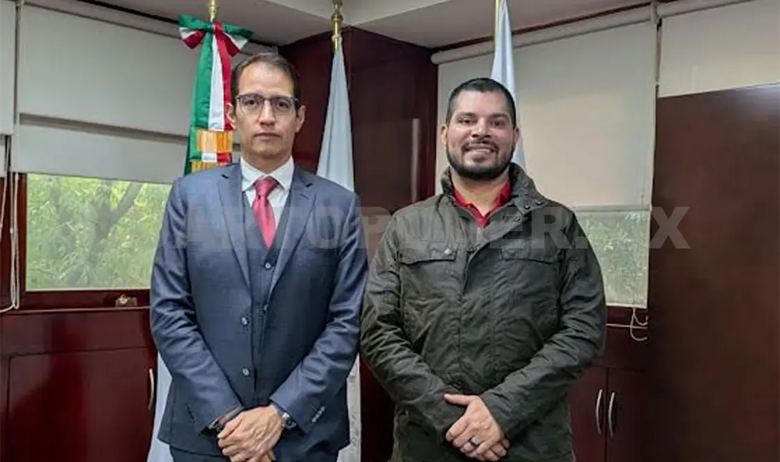 Aparicio Avendaño junto a César Oliveros Aparicio, titular de la Femdo. Cortesía
