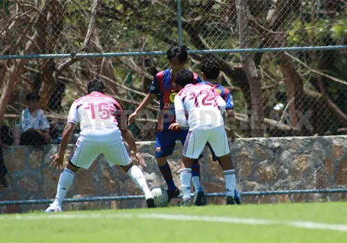 Coratux gana y se acerca a la cima general