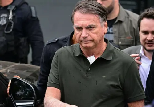 Ampl&iacute;an prisi&oacute;n domiciliaria de Jair Bolsonaro