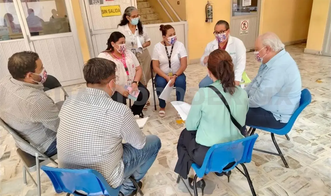 Las autoridades dialogaron con el personal responsable de la operación de la guardería. Cortesía