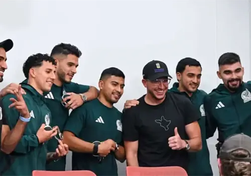 Youtuber regala relojes a jugadores Youtuber regala relojes a jugadores
