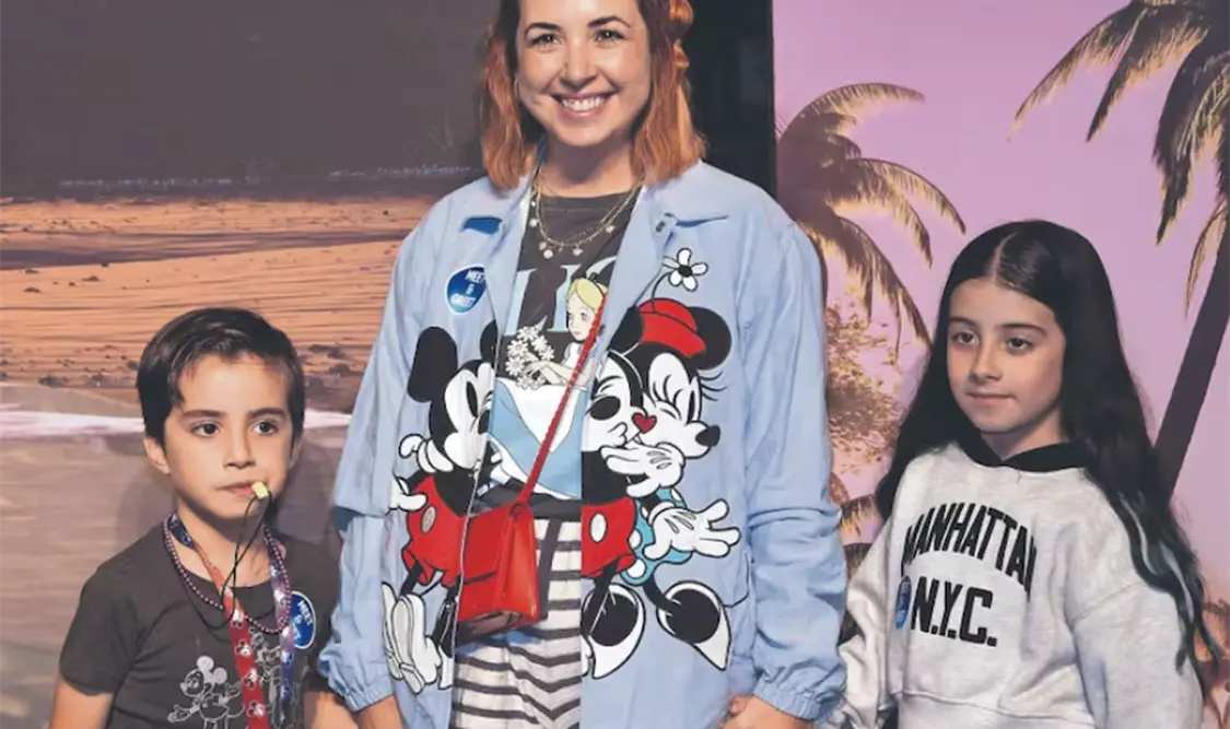 Famosos disfrutan la magia de Disney