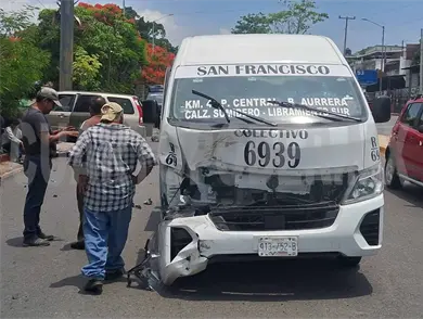 Colectivazo deja 9 personas lesionadas 