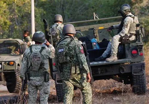 Muere capit&aacute;n de la Marina al explotarle mina en enfrentamiento