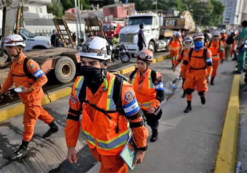 Tras terremotos en Venezuela se aferran a esperanza Tras terremotos en Venezuela se aferran a esperanza