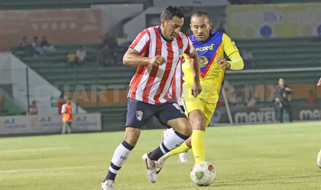 El partido Águilas contra Chivas reunió a exjugadores de ambos clubes que fueron auténticos ídolos de la afición. Diego Pérez/CP