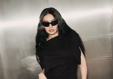 Charli XCX se expone al riesgo de amar Charli XCX se expone al riesgo de amar