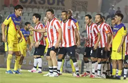 Chivas gana en el Clásico de Leyendas Chivas gana en el Clásico de Leyendas