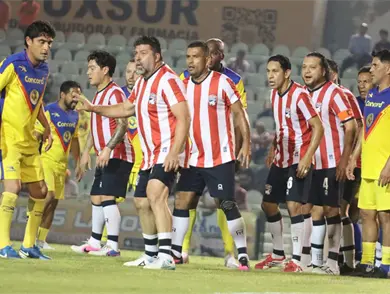 Chivas gana en el Cl&aacute;sico de Leyendas