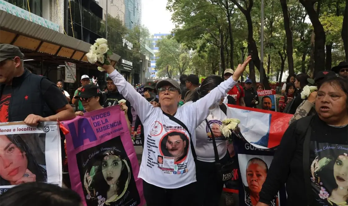 Contingentes se concentraron sobre Paseo de la Reforma y avanzaron hacia el Ángel de la Independencia. El Universal