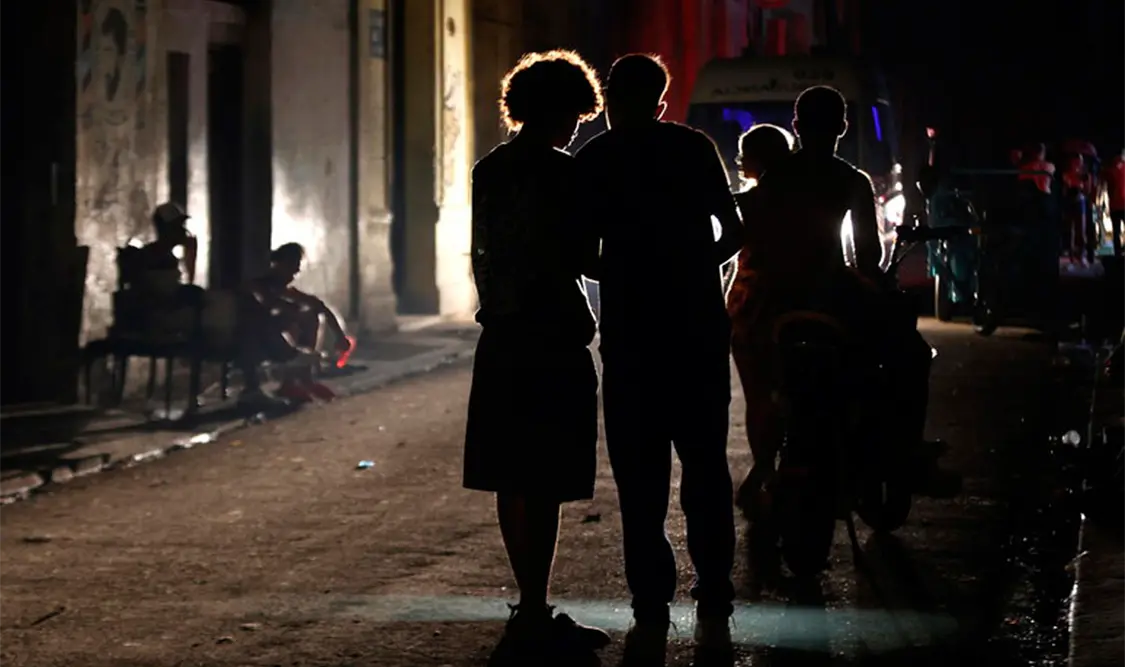 Cuba sufre récord de apagones; sin luz 72% del territorio