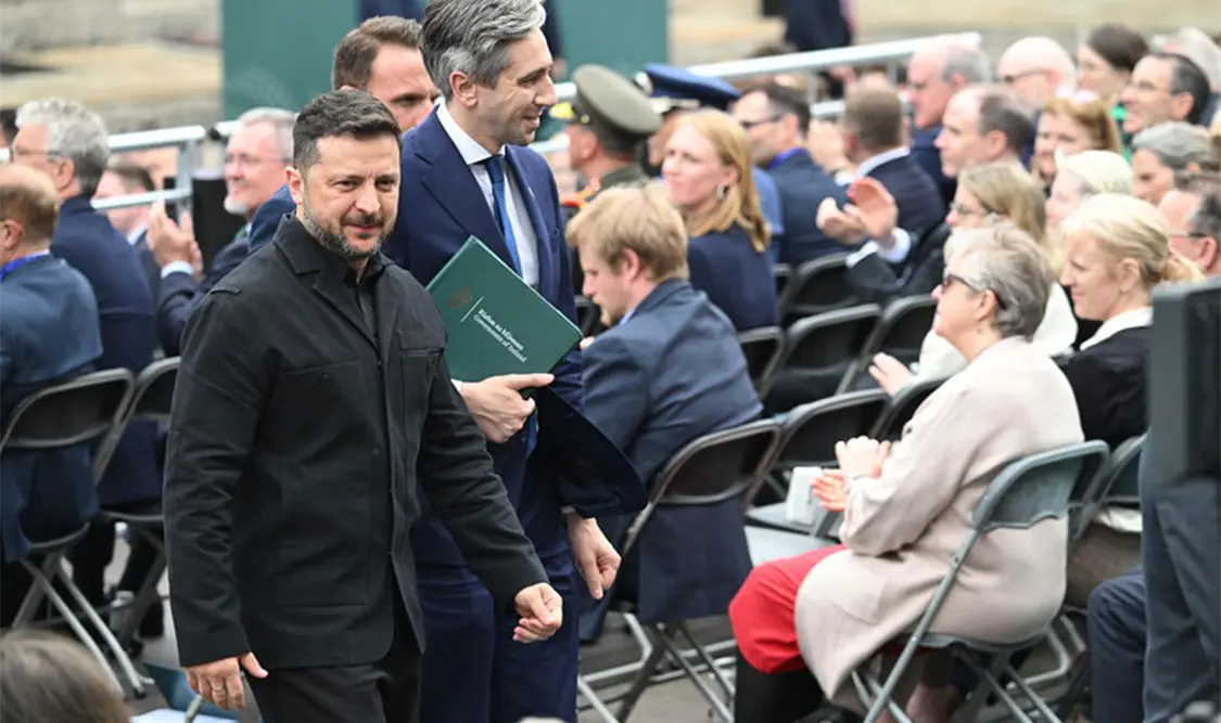 Zelensky pide a Macron más sistemas de defensa