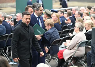 Zelensky pide a Macron más sistemas de defensa Zelensky pide a Macron más sistemas de defensa