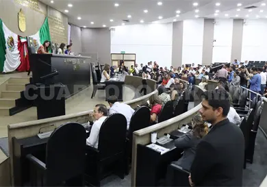 Iniciativas no pueden aprobarse "al vapor"