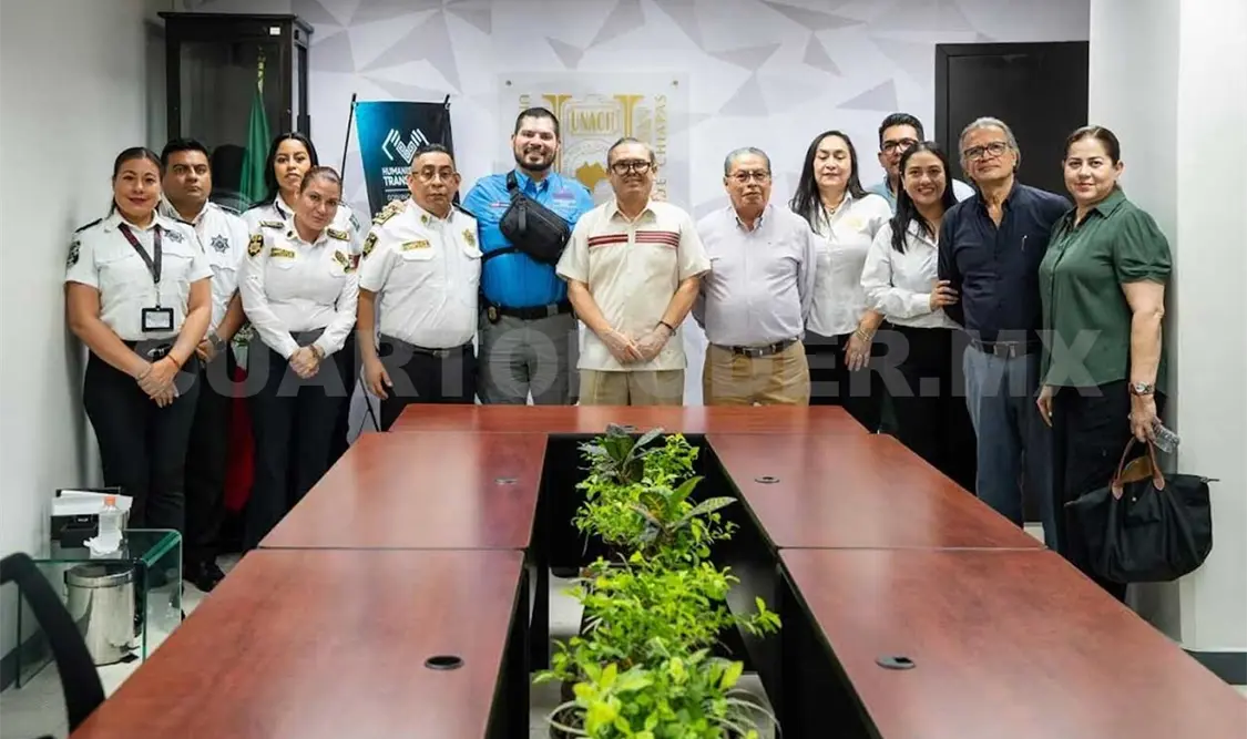 Óscar Alberto Aparicio Avendaño junto al rector Oswaldo Chacón. Cortesía