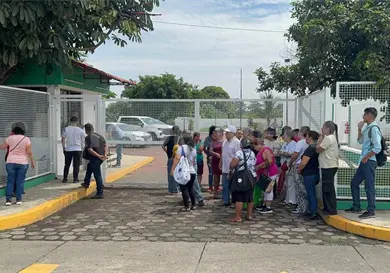 M&aacute;s protestas contra CFE por fallas en el servicio