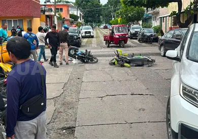 Persecución finaliza con impacto de motos Persecución finaliza con impacto de motos