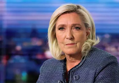 Le Pen anuncia candidatura a presidencia de Francia