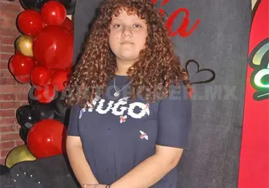 ¡Muchas felicidades, Mía! ¡Muchas felicidades, Mía!