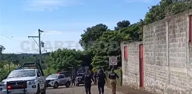 Hallan cuerpo envuelto en sábana y amordazado Hallan cuerpo envuelto en sábana y amordazado