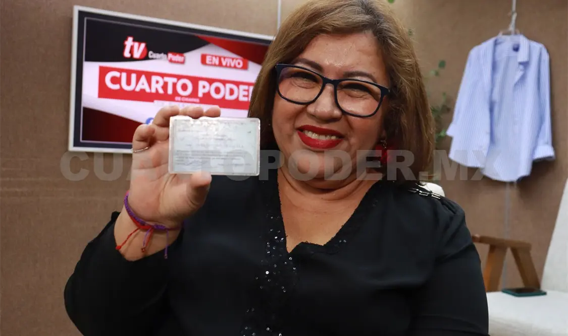 En el estudio de TVO comparte que la cobertura de la guerrilla marcó su carrera periodística. Samuel Meneses / CP